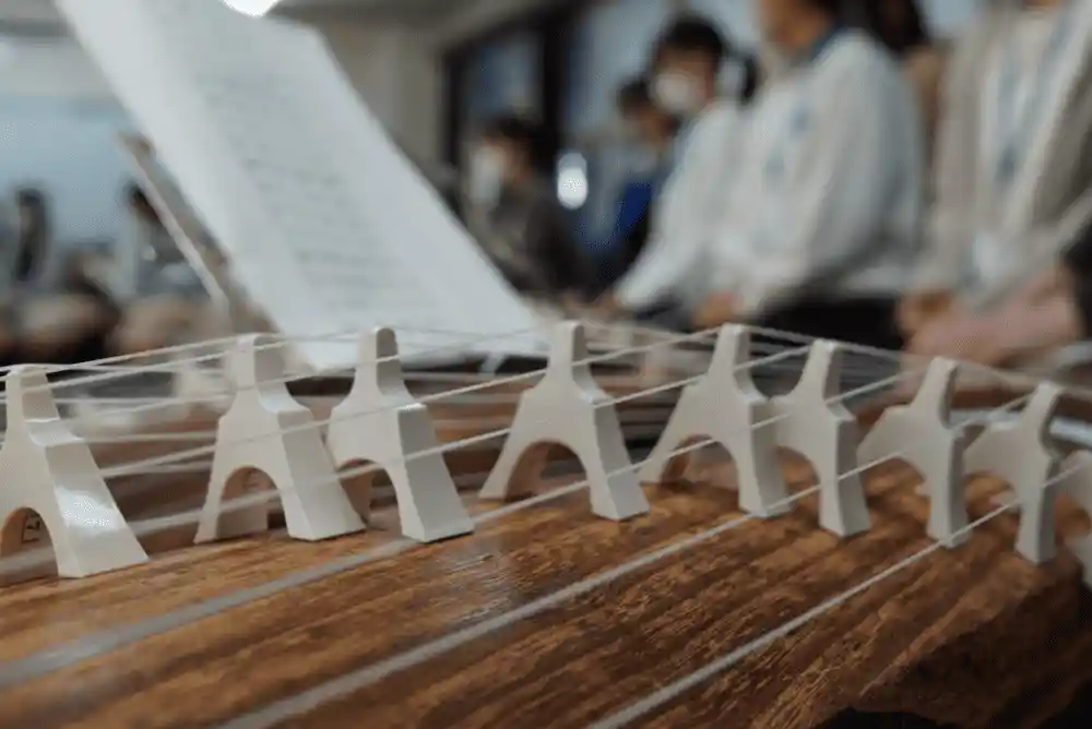 菊大路志野による箏演奏体験授業